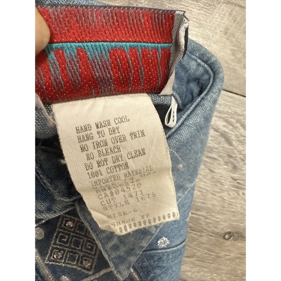 Vintage 80s City Girl Denim Western Embroidered Blouse Denim Shirt Size 6 P - Picture 11 of 11